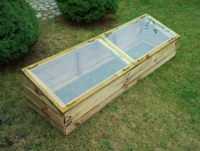 NEW LARGE COLD FRAME WOODEN PRESSURE TREATED (1.67 x 0.5 x 0.375m)